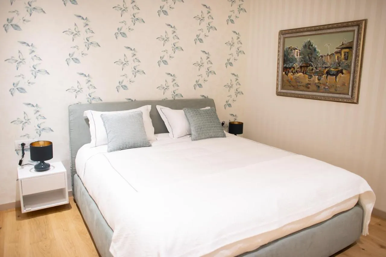 Seven Luxury Suites Tirana Apartment