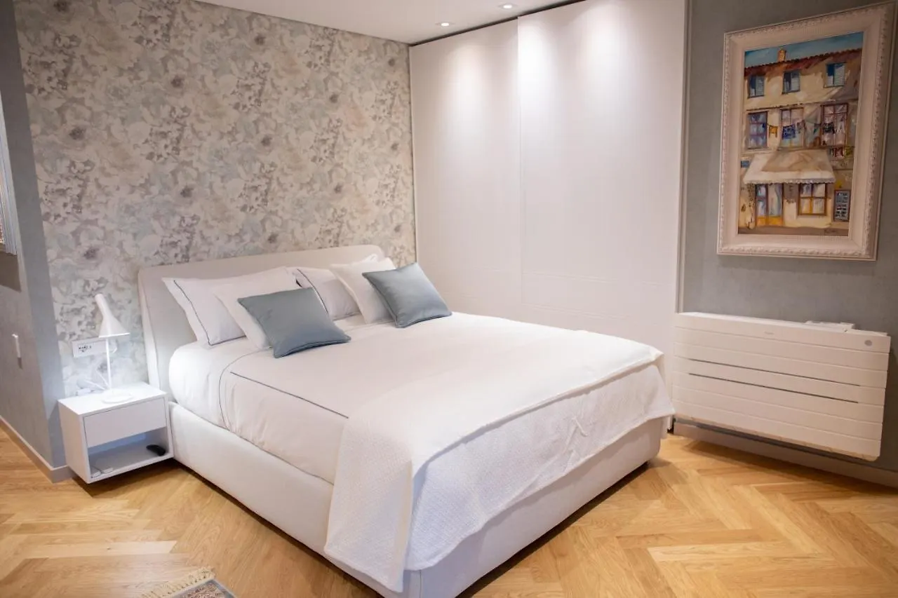 Seven Luxury Suites تيرانا